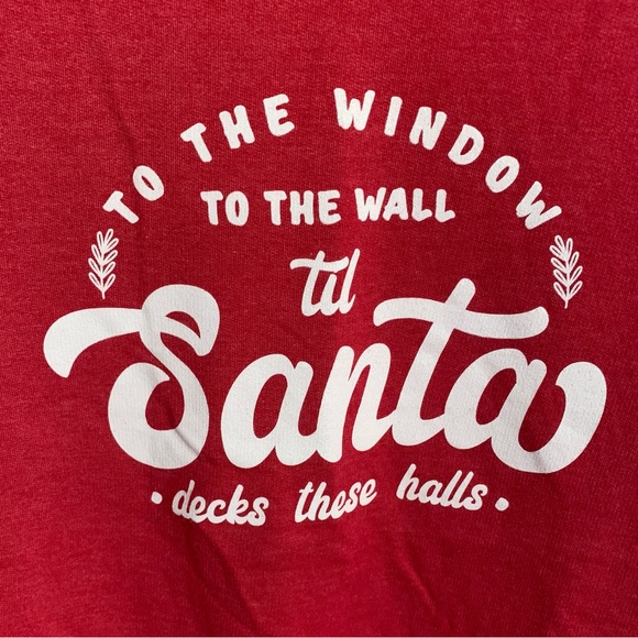 *NEW* Red To The Window Sweatshirt Size Small - Picture 4 of 5